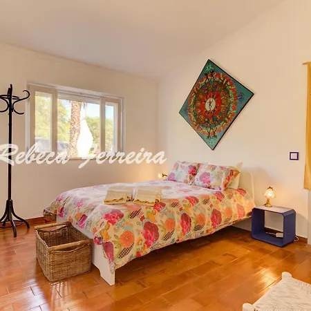 Βίλα Sleeps 6 With Wifi Benagil