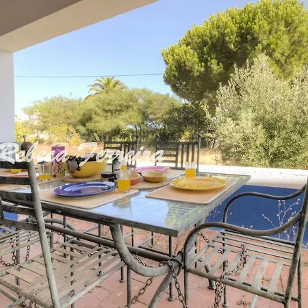 Sleeps 6 With Wifi * Benagil
