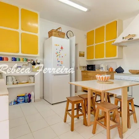 Villa Sleeps 6 With Wifi *