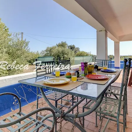 Sleeps 6 With Wifi Villa *