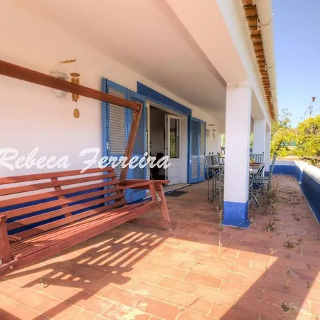 Villa Sleeps 6 With Wifi *