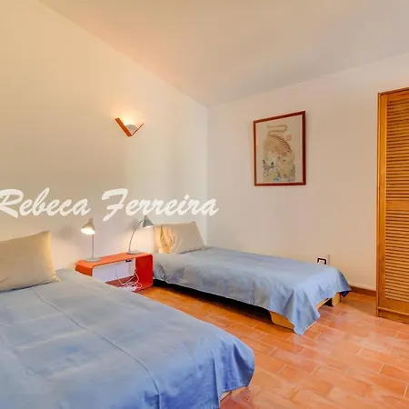 Villa Sleeps 6 With Wifi *