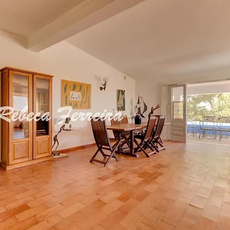 Villa Sleeps 6 With Wifi Benagil