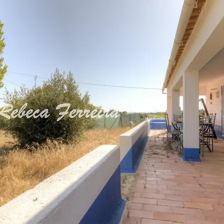 Sleeps 6 With Wifi Benagil