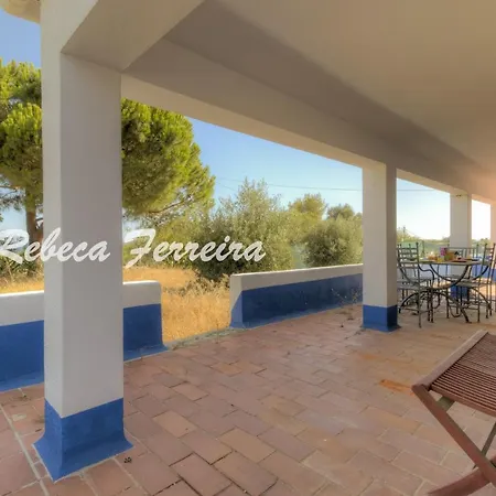 Sleeps 6 With Wifi Vila *